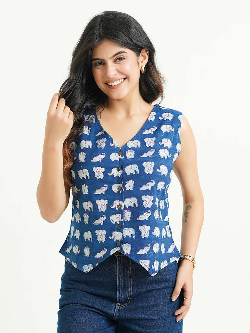 women printed regular fit sleeveless waist coat top