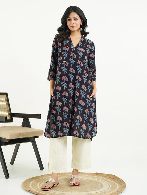 women three quarter sleeve a-line kurta - 21947556 -  Standard Image - 0