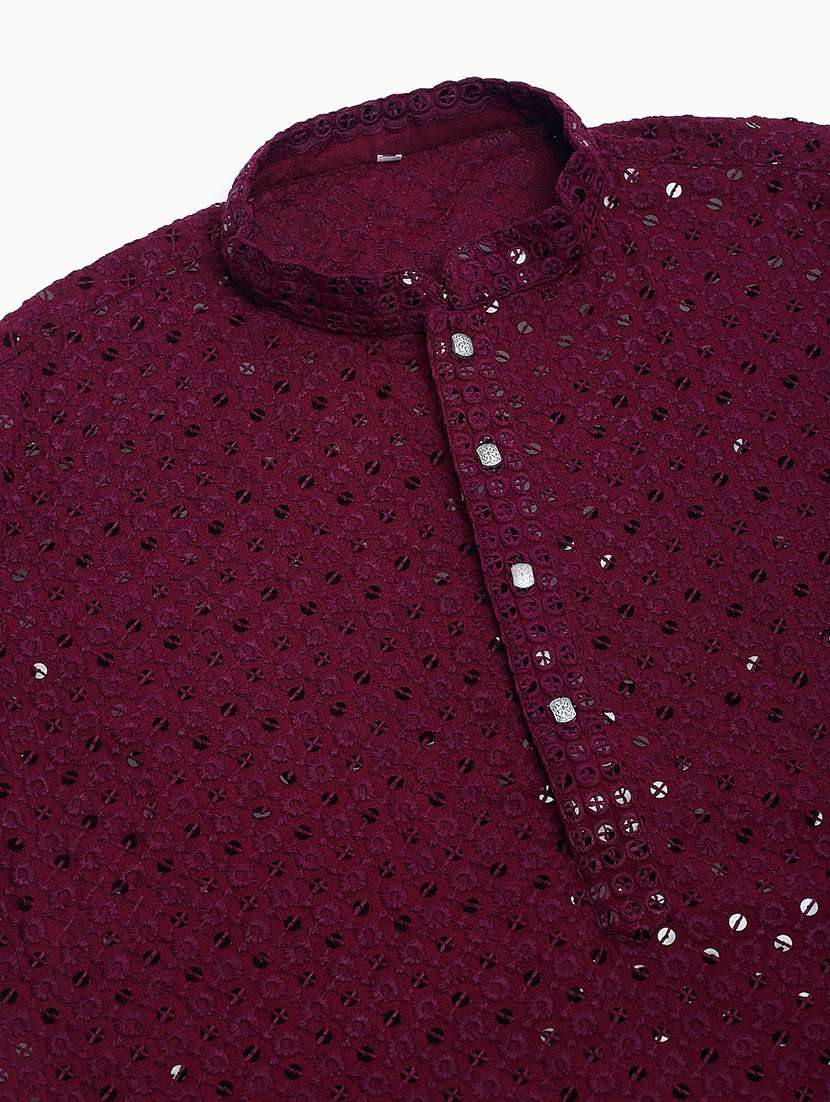 Men Embroidered Mandarin Neck Long Kurta