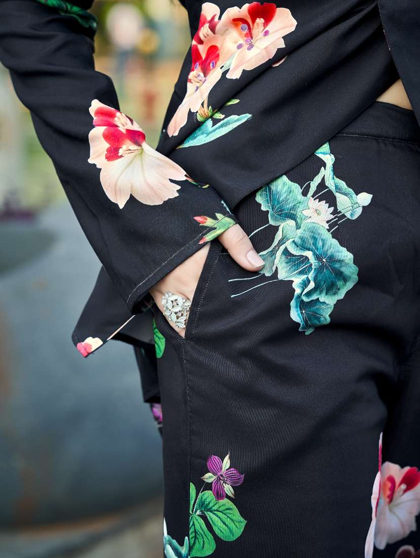 women floral print blazer and trouser co-ord set - 21947664 - Standard Image - 4
