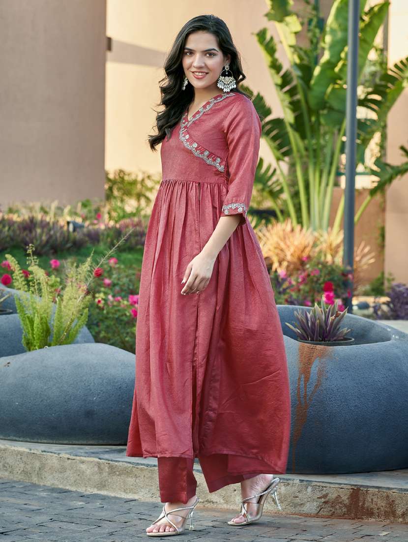 women three quarter sleeve kurta pant set - 21947855 - Standard Image - 1