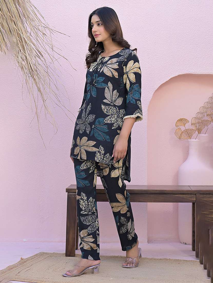 women three quarter sleeve ethnic co-ord set - 21947968 -  Standard Image - 1