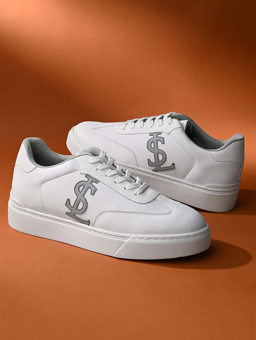 men white lace up sneaker