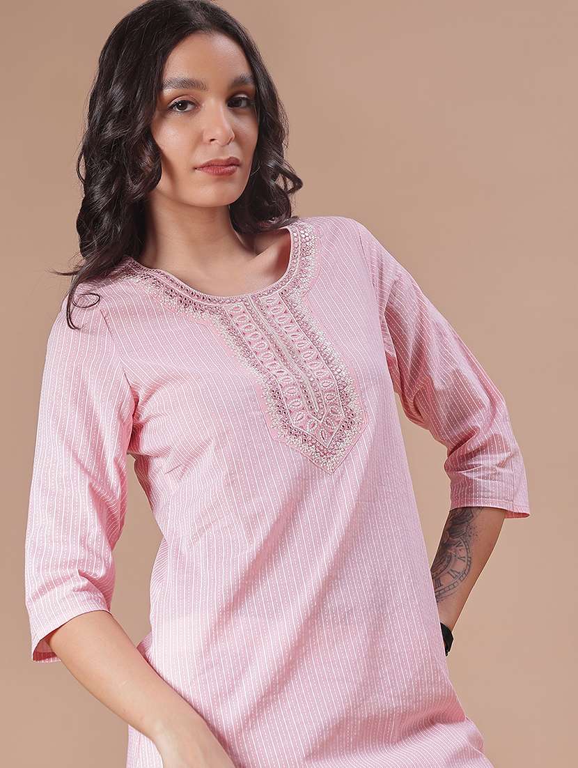 women striped three quarter sleeve straight kurta - 21948145 -  Standard Image - 4