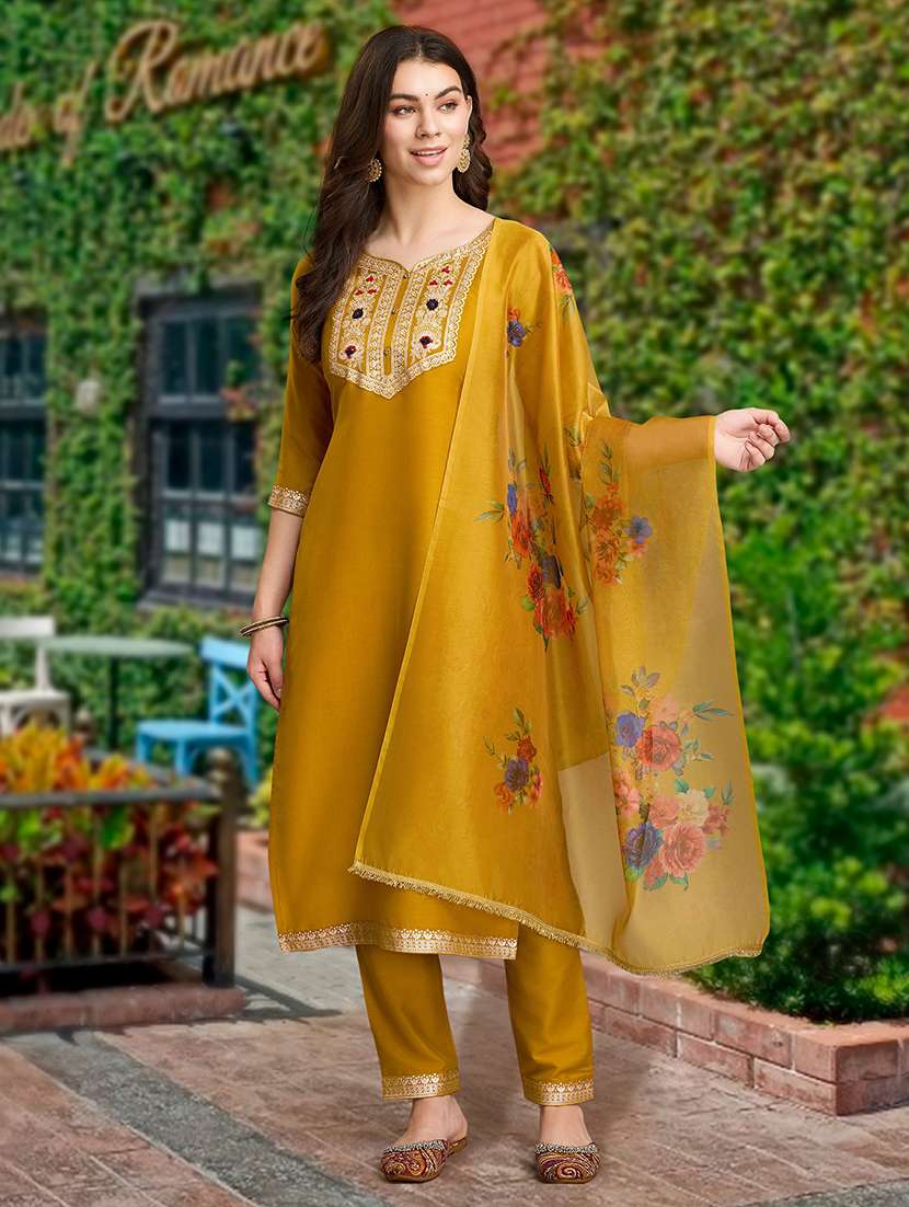 women three quarter sleeve kurta pant with dupatta set - 21948523 -  Standard Image - 1