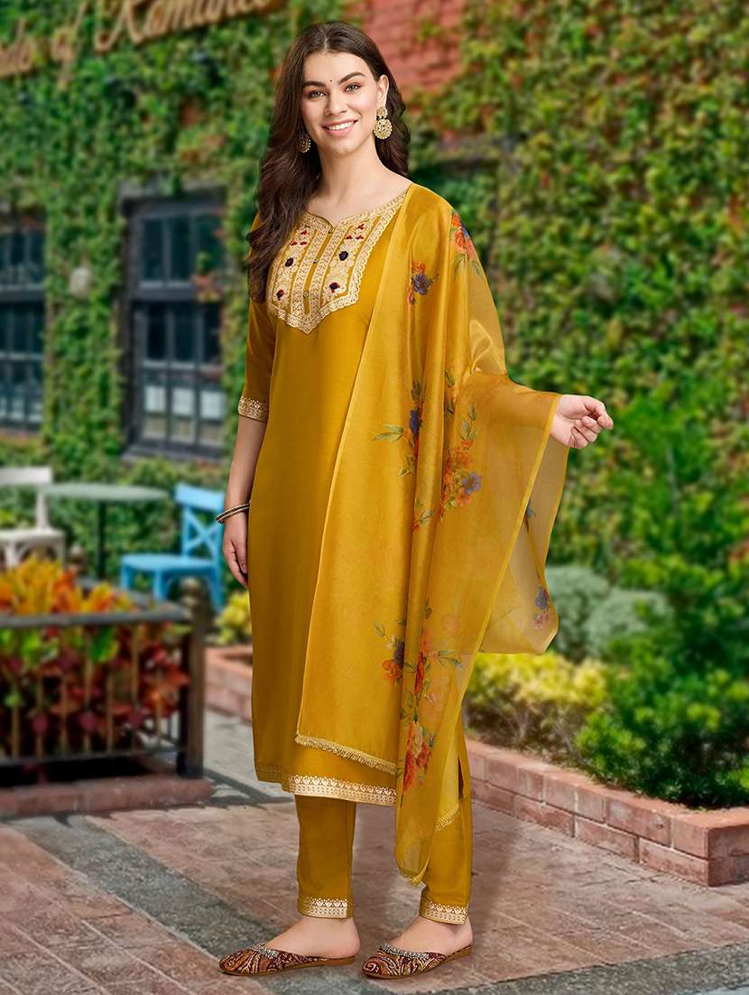 women three quarter sleeve kurta pant with dupatta set - 21948523 -  Standard Image - 4