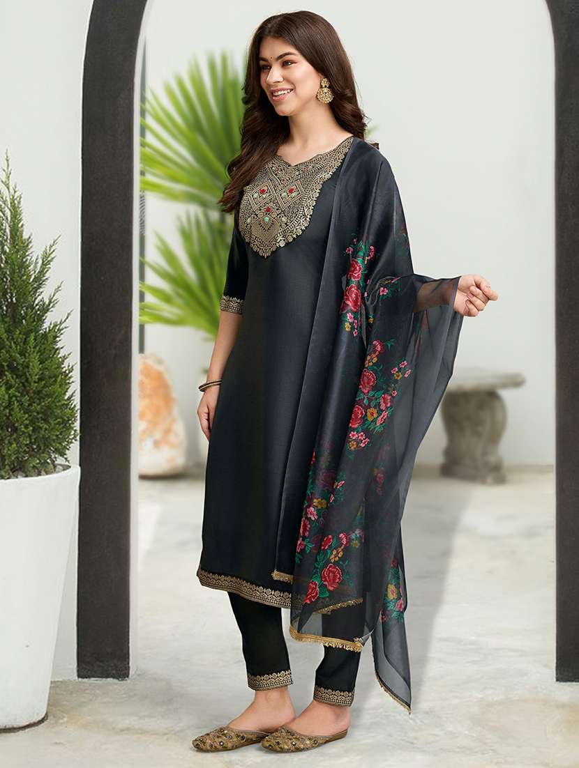 women three quarter sleeve kurta pant with dupatta set - 21948525 - Standard Image - 1