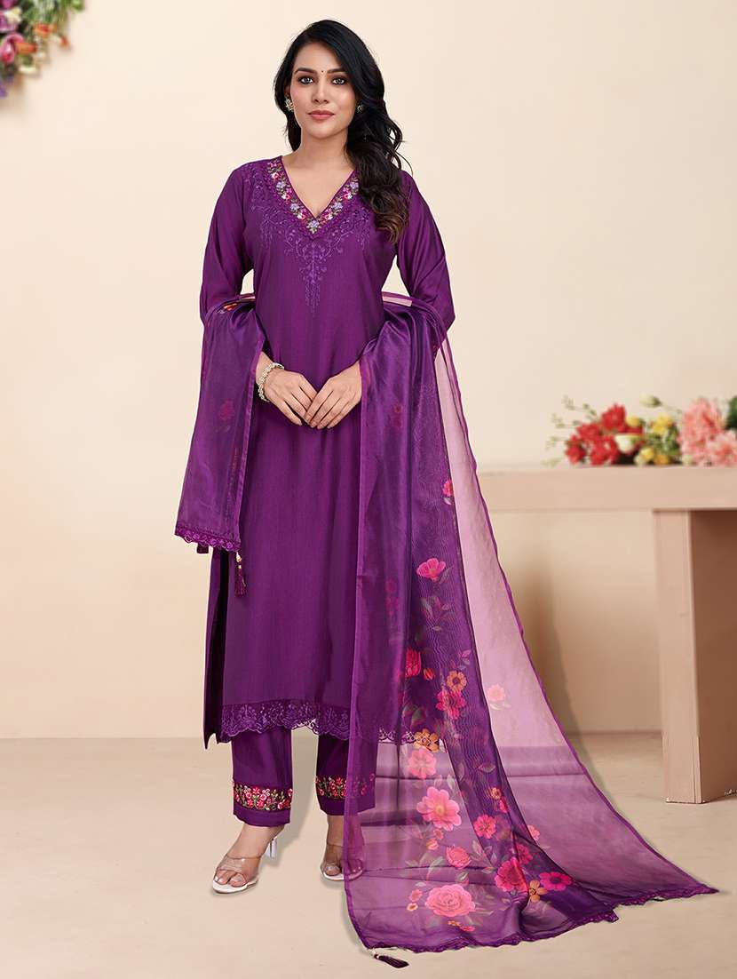 women three quarter sleeve kurta pant with dupatta set - 21948547 -  Standard Image - 1
