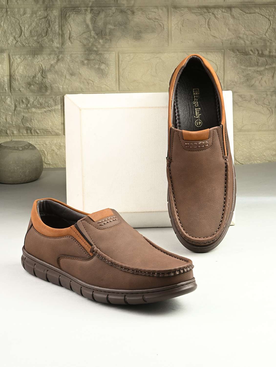 men brown solid boat shoe - 21948577 -  Zoom Image - 0