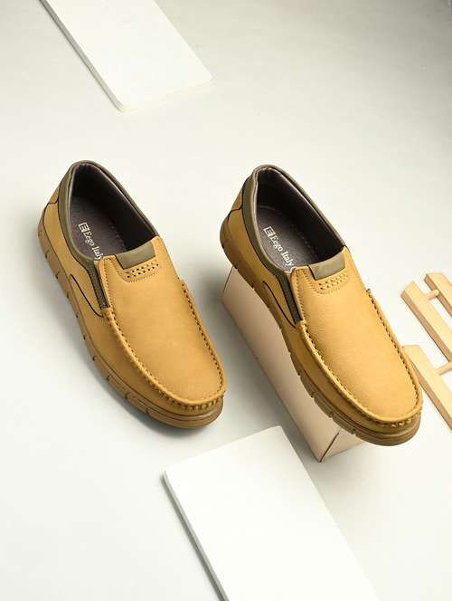men beige solid boat shoe - 21948579 - Standard Image - 0