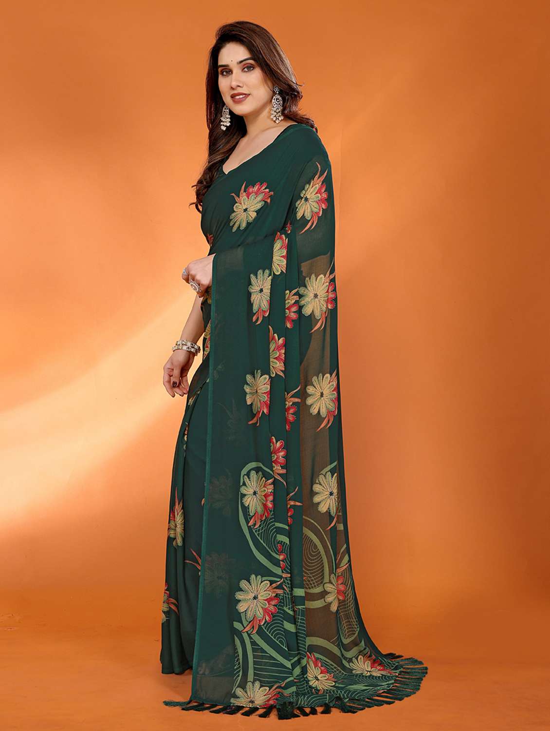 women printed casual wear saree with blouse - 21949163 -  Standard Image - 1