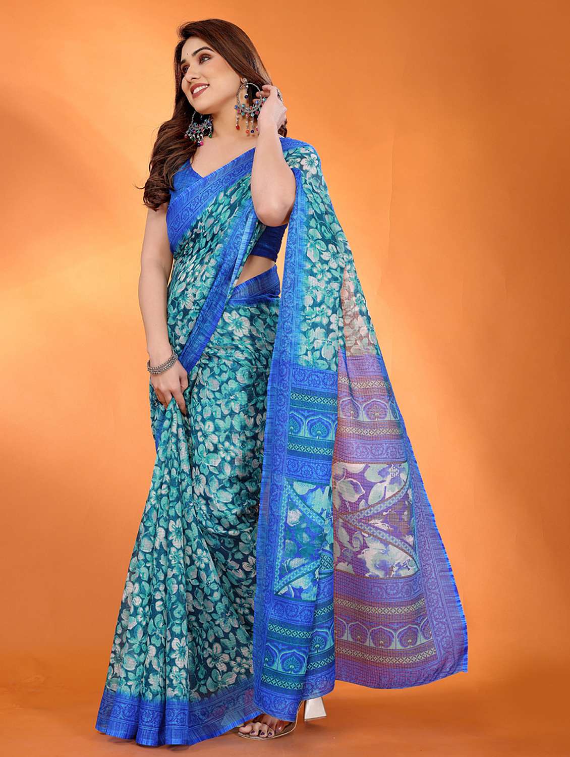 women printed casual wear saree with blouse - 21949172 -  Standard Image - 1