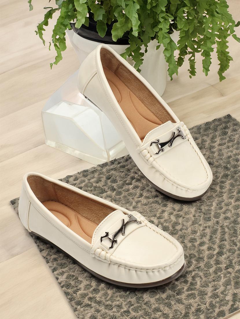 women cream slip on loafer - 21949278 - Zoom Image - 0