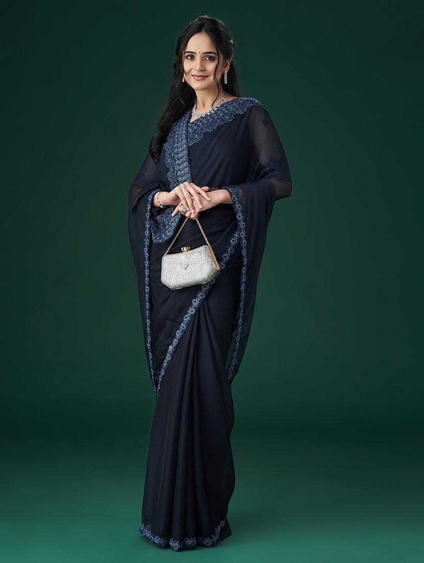 women solid with bordered saree with blouse