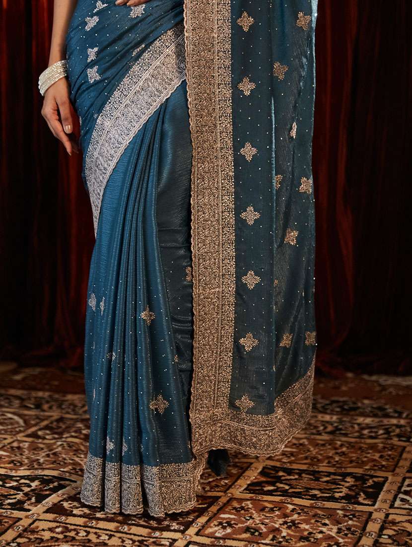 women solid with work embroidered saree with blouse - 21949692 - Standard Image - 4