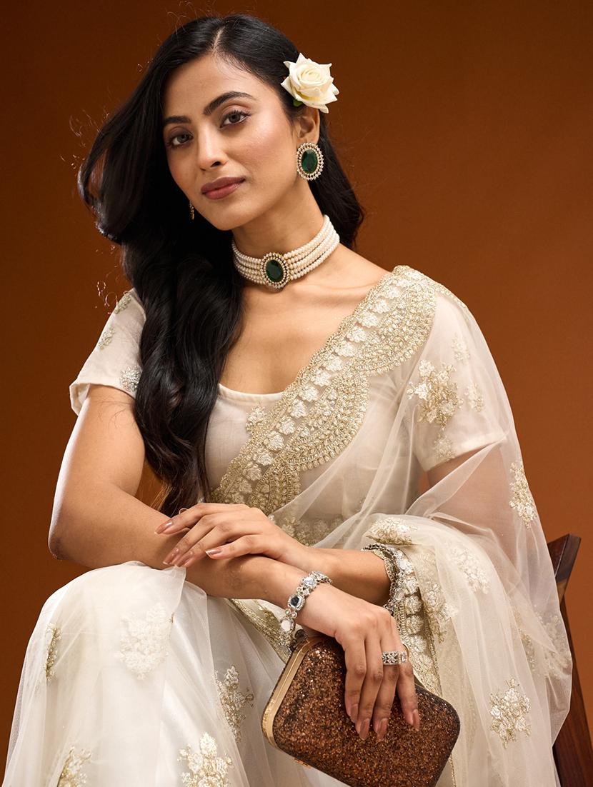women solid with work embroidered saree with blouse - 21949766 -  Standard Image - 4