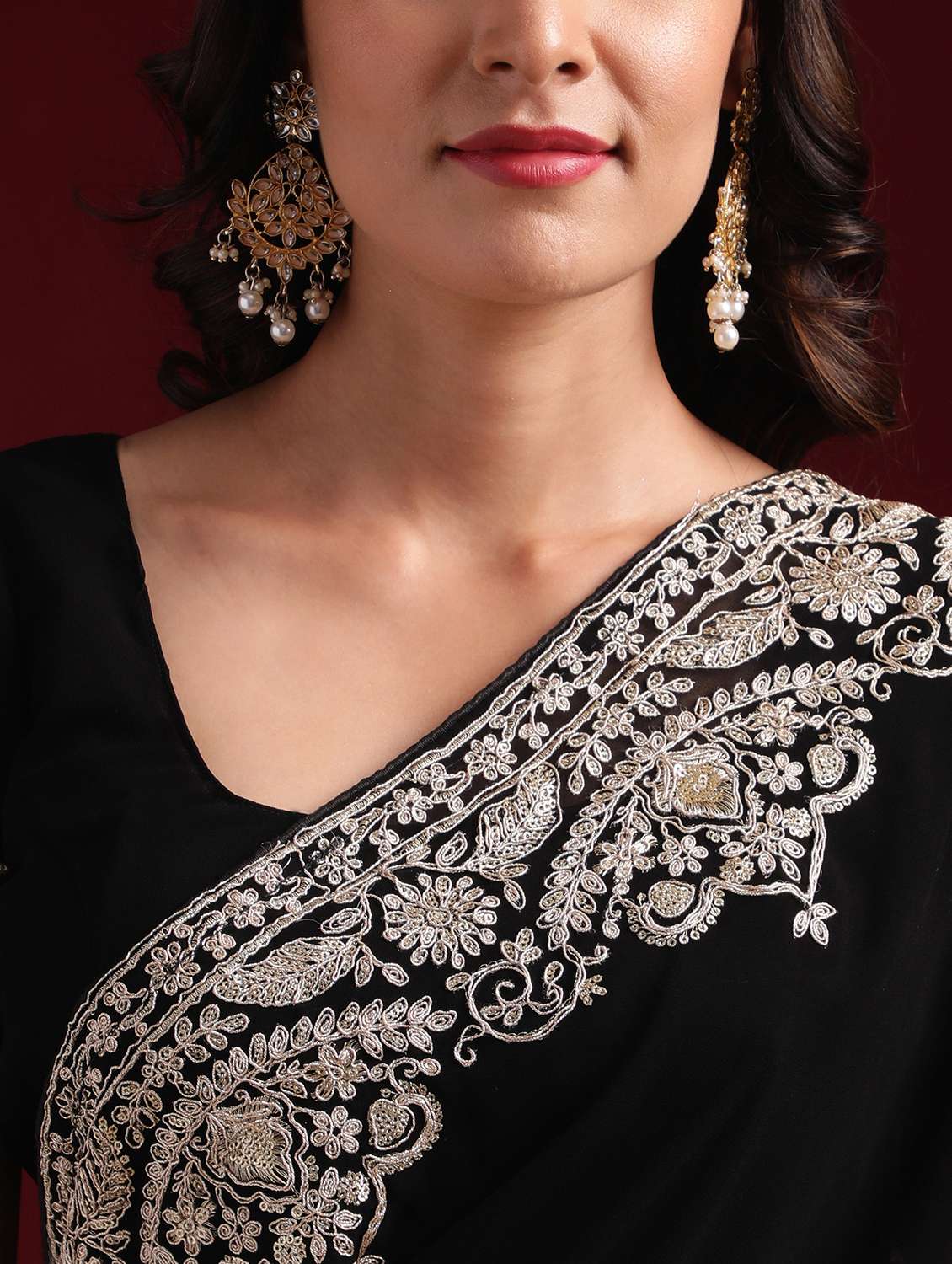 women solid with bordered saree with blouse - 21949938 - Standard Image - 4
