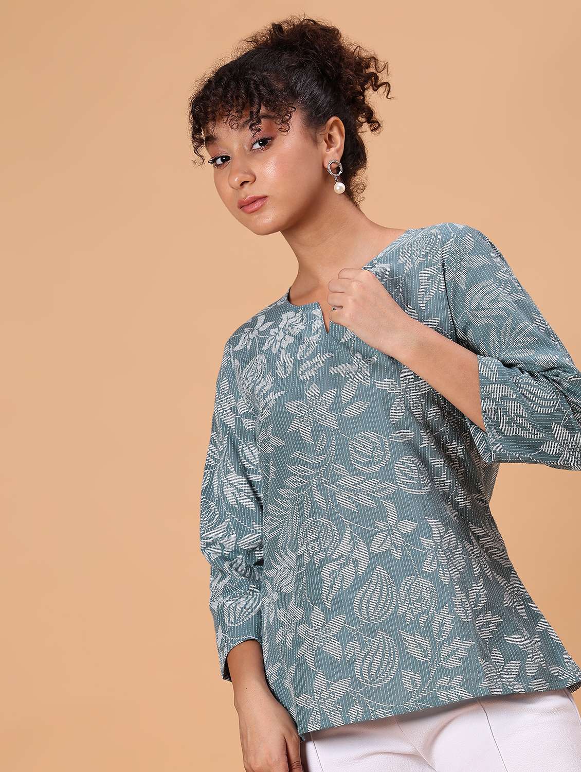 women floral print notch neck straight kurti