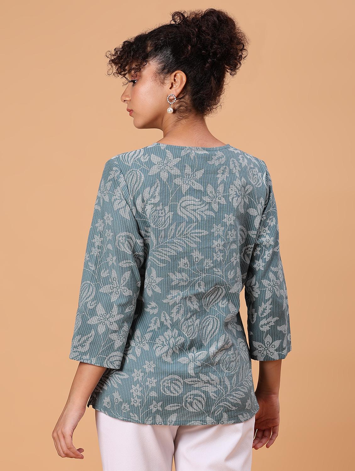 women floral print notch neck straight kurti - 21951465 - Standard Image - 4