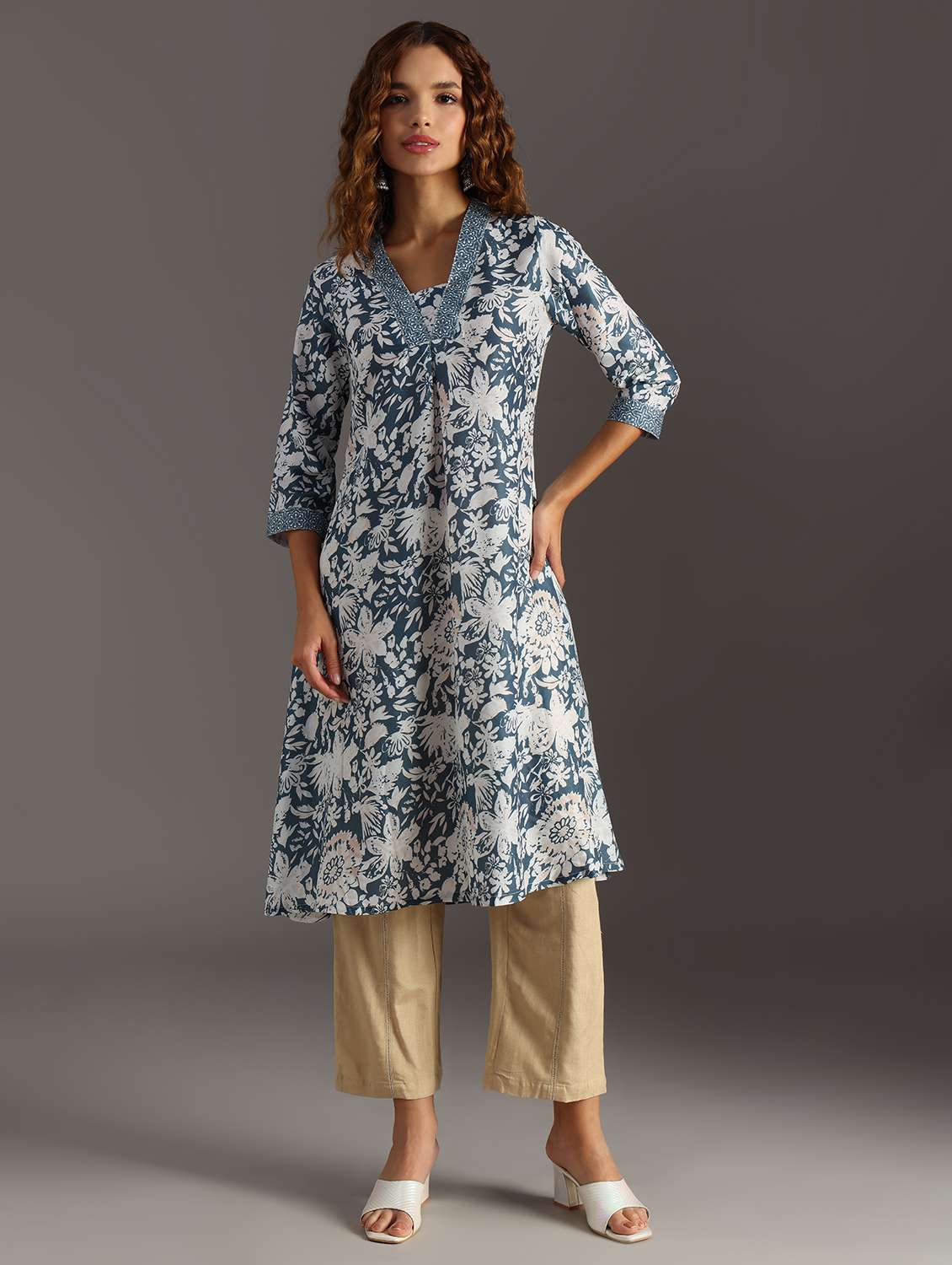 women printed three quarter sleeve a-line kurta - 21951496 -  Standard Image - 1