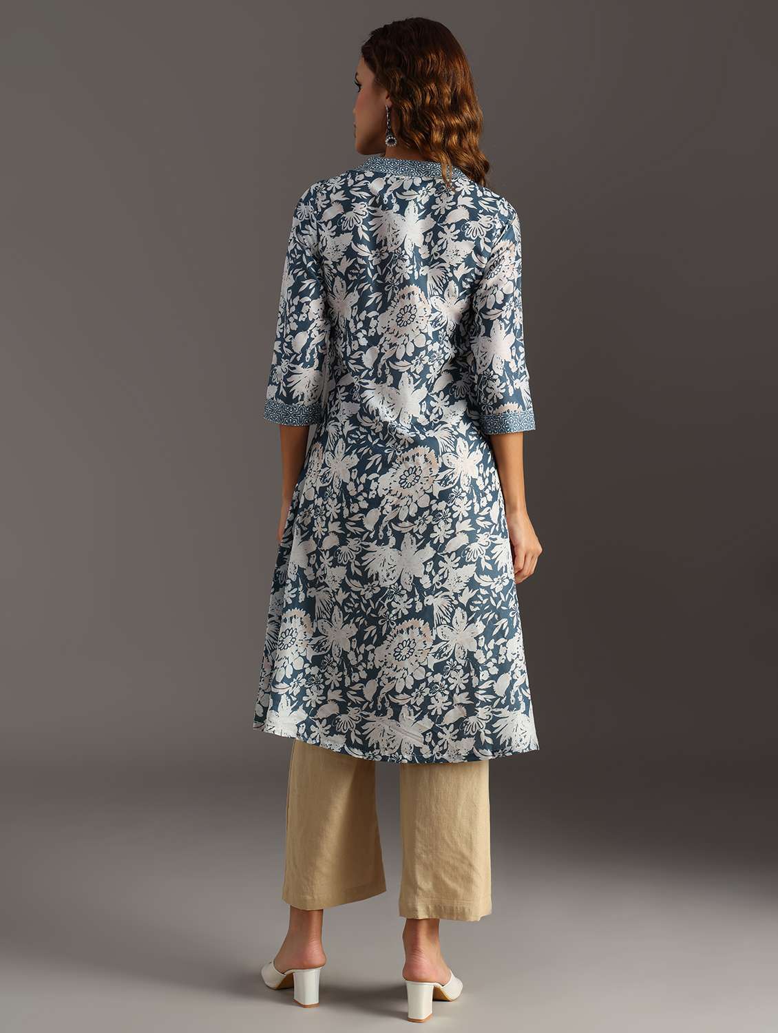 women printed three quarter sleeve a-line kurta - 21951496 -  Standard Image - 4