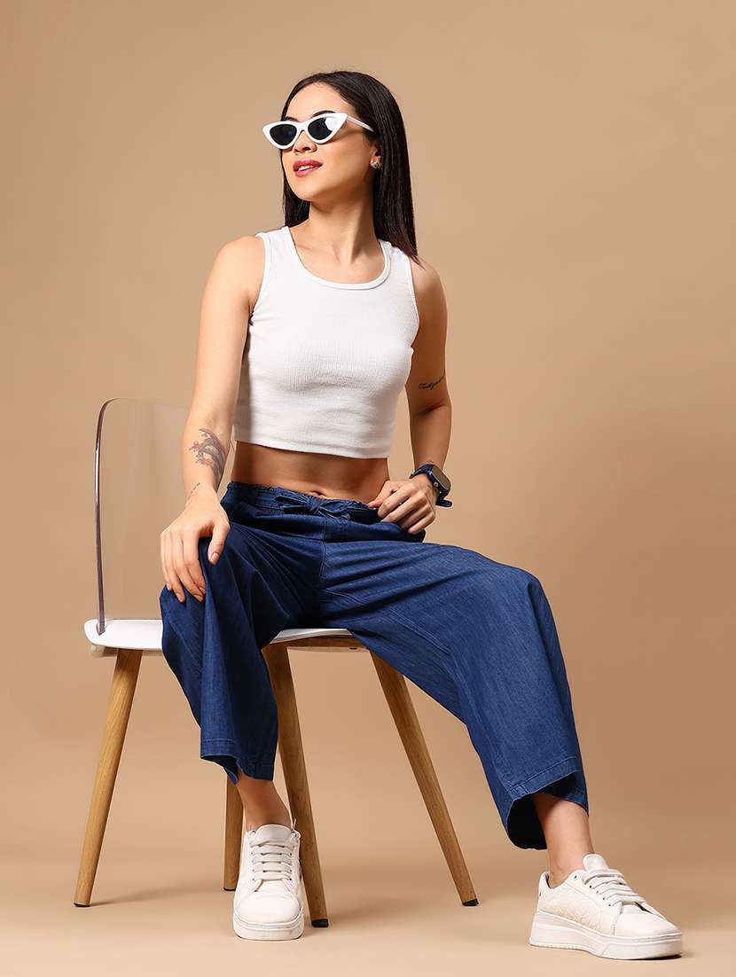 women solid mid rise wide leg trouser - 21951608 - Standard Image - 4