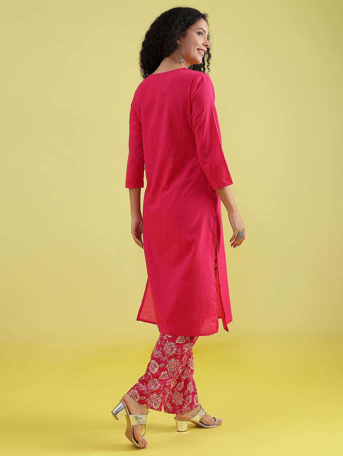 women pink embroidered straight kurta - 21952060 -  Standard Image - 4