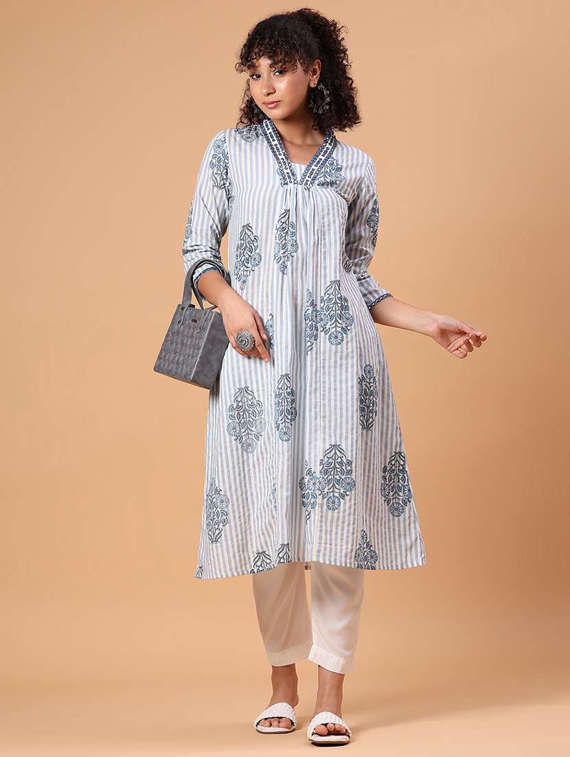 women printed three quartar sleeve a-line kurta - 21952075 -  Standard Image - 1