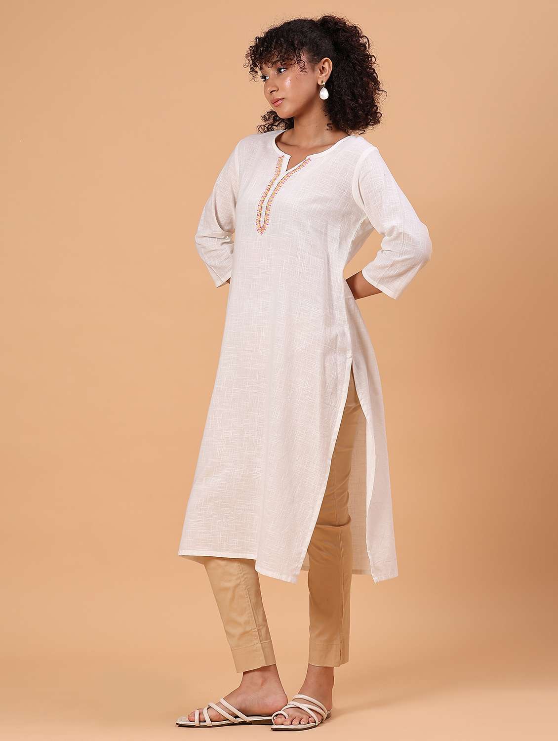 women white embroidered notch neck straight kurta - 21952089 -  Standard Image - 1