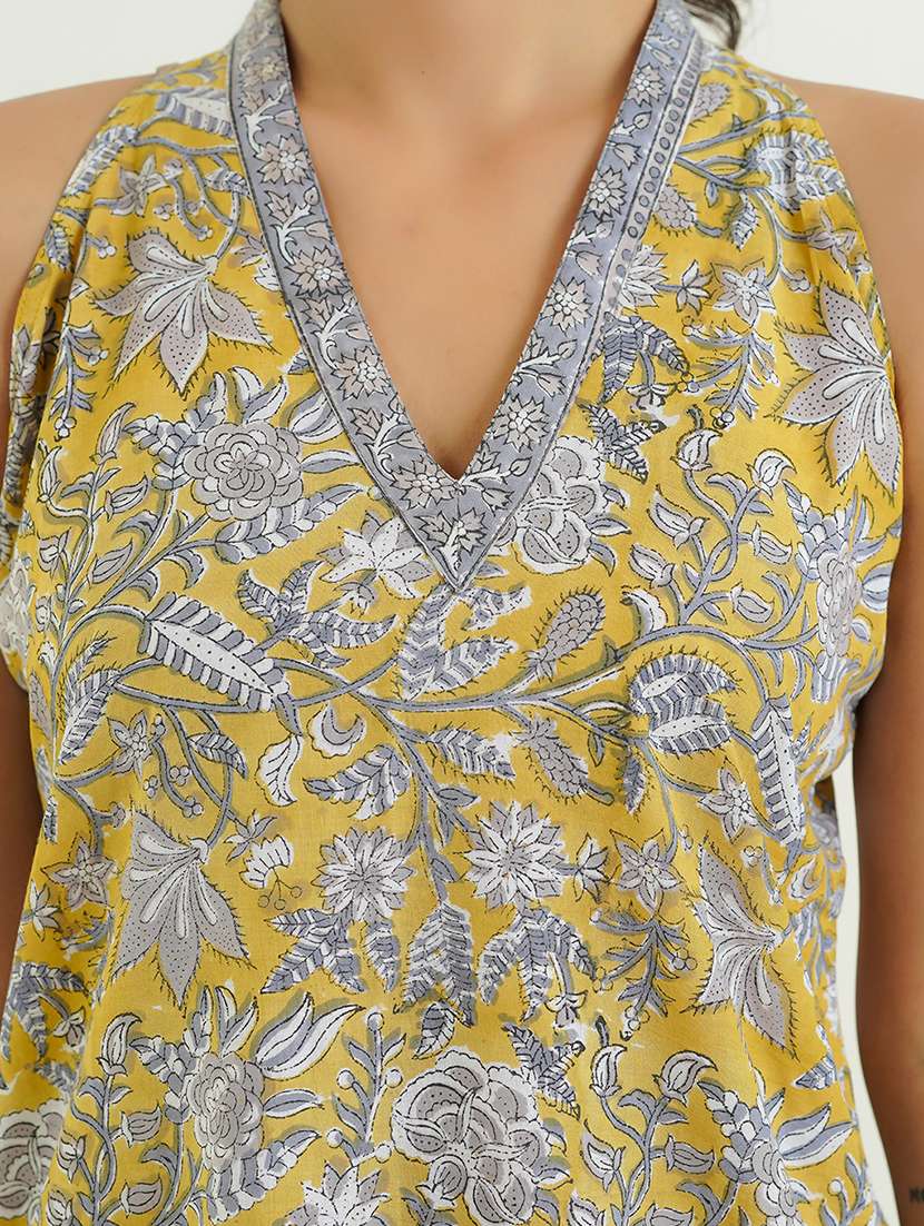 women floral printed halter neck a-line kurta - 21954038 -  Standard Image - 4