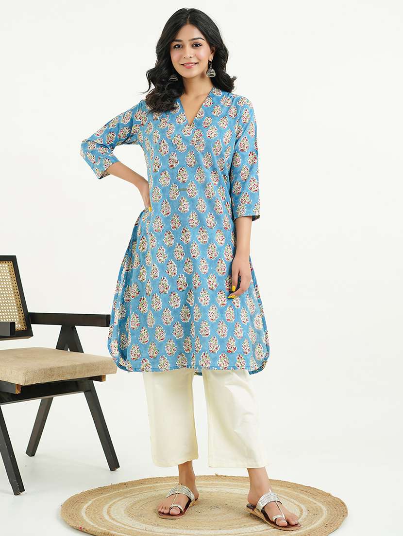 women floral printed v neck a-line kurta