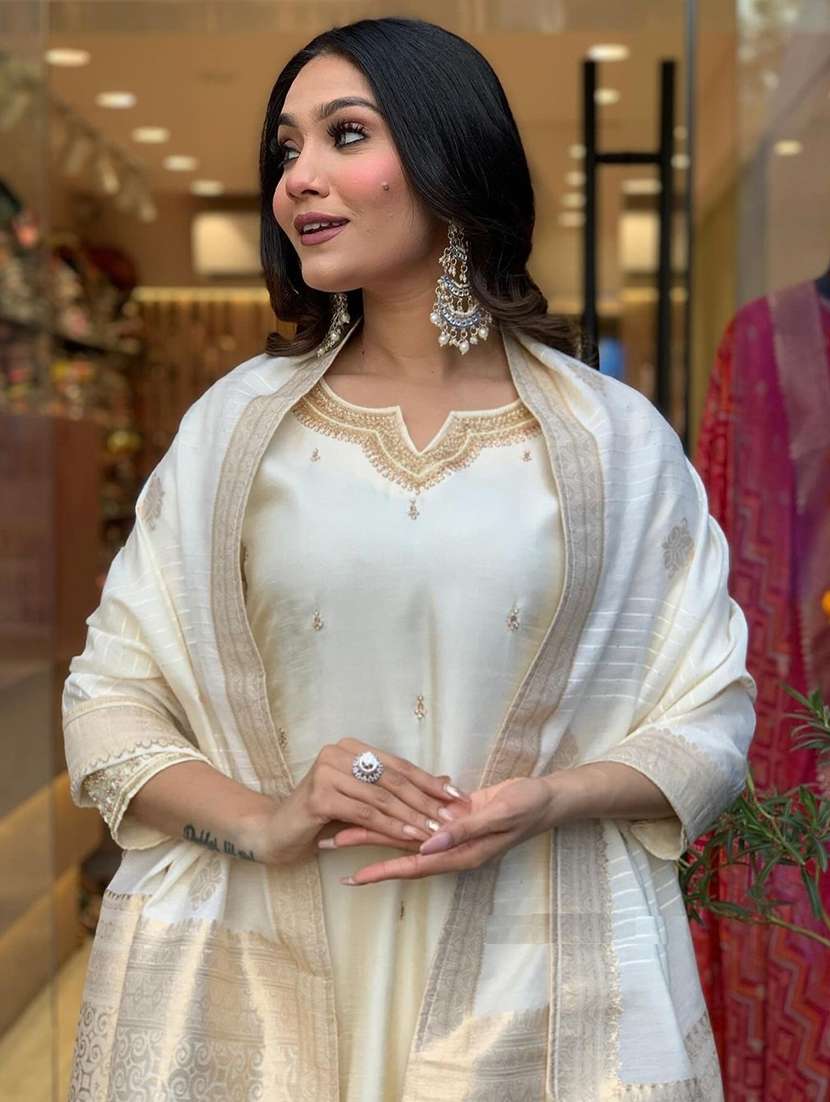 women three quarter sleeve kurta pant with dupatta set - 21954163 - Standard Image - 4