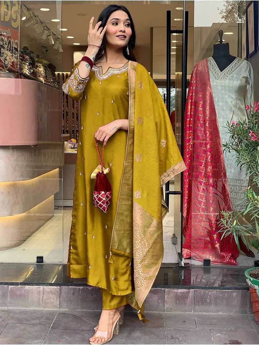 women three quarter sleeve kurta pant with dupatta set - 21954166 - Standard Image - 1