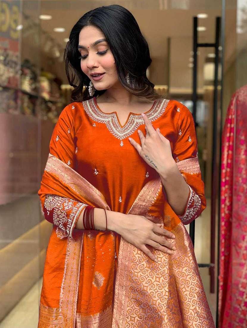 women three quarter sleeve kurta pant with dupatta set - 21954170 - Standard Image - 4