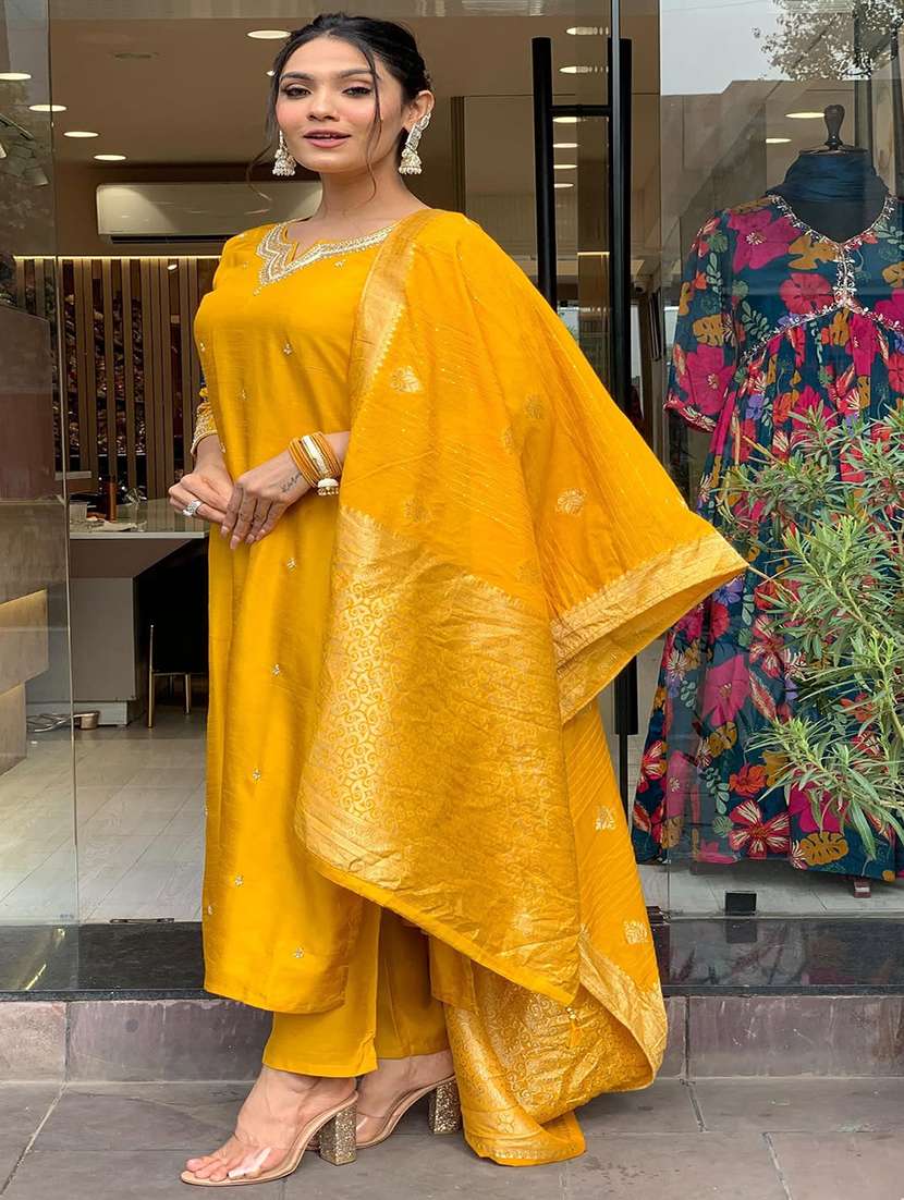 women three quarter sleeve kurta pant with dupatta set - 21954171 - Standard Image - 1