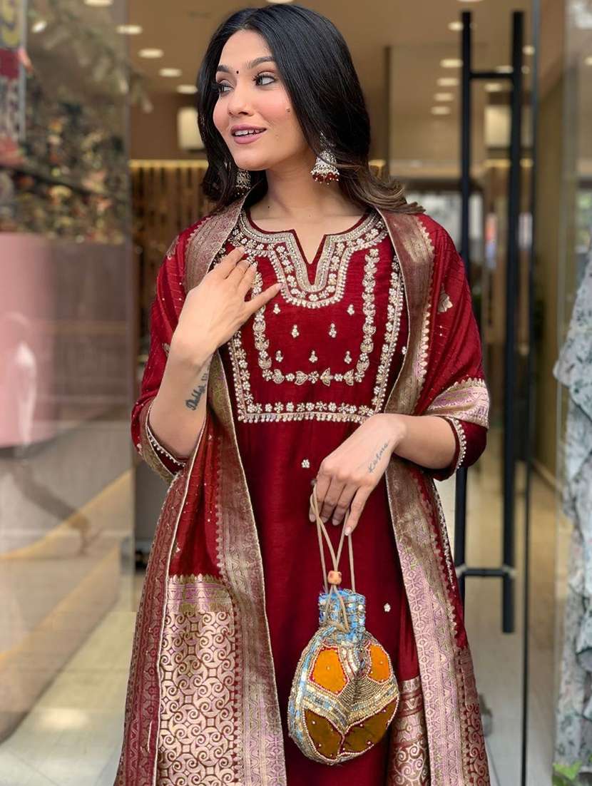 women three quarter sleeve kurta pant with dupatta set - 21954173 - Standard Image - 4