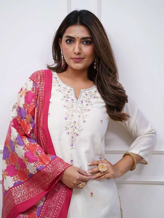 women three quarter sleeve kurta pant with dupatta set - 21954181 - Standard Image - 4