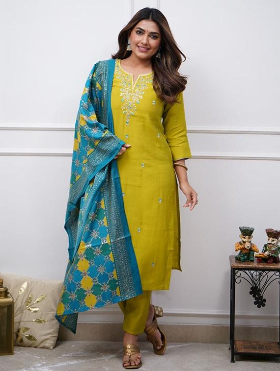 women three quarter sleeve kurta pant with dupatta set - 21954182 - Standard Image - 1
