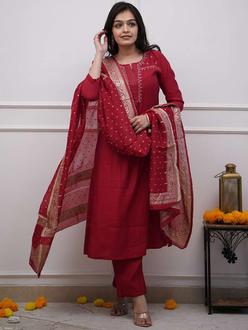 women three quarter sleeve kurta pant with dupatta set