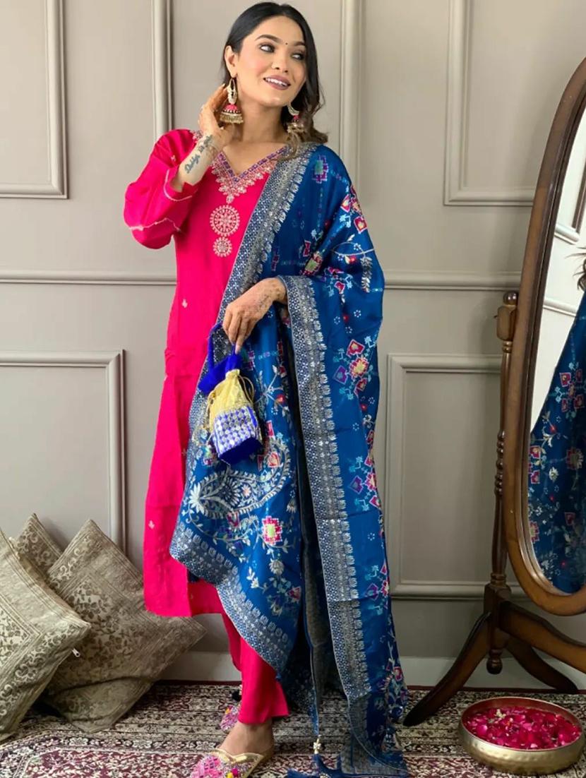 women three quarter sleeve kurta pant with dupatta set - 21954203 -  Standard Image - 1