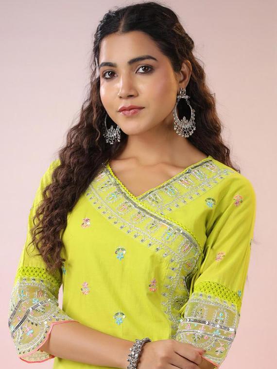 women embroidered long sleeve kurta pant set - 21954205 - Standard Image - 4