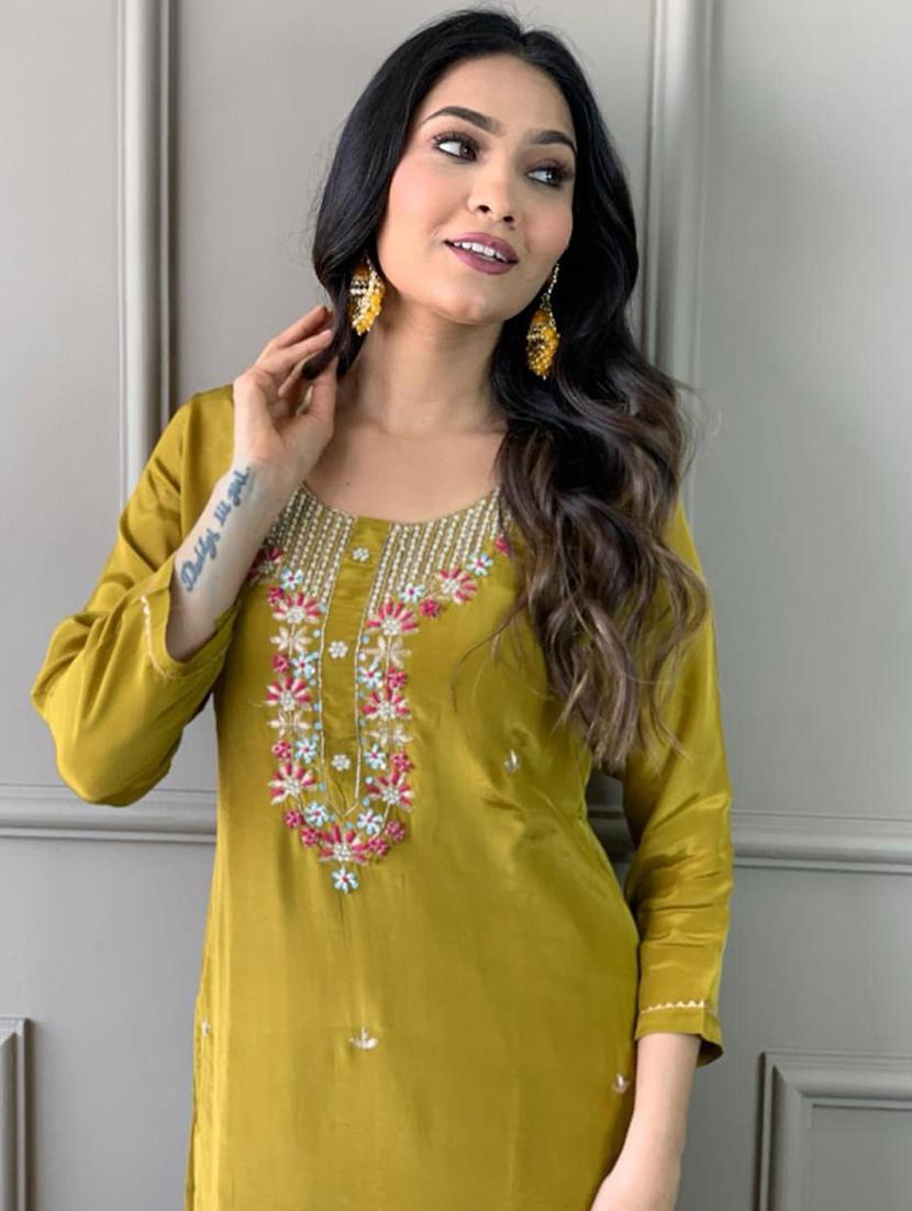 women three quarter sleeve kurta pant with dupatta set - 21954208 - Standard Image - 4