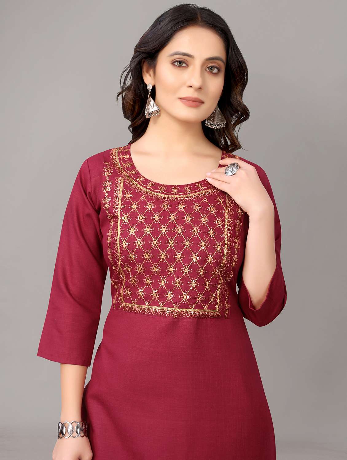 women solid with work three quarter sleeve straight kurta - 21954336 - Standard Image - 4