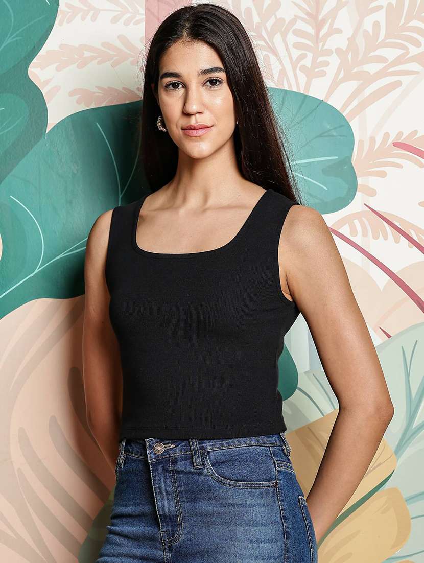 women solid sleeveless crop top