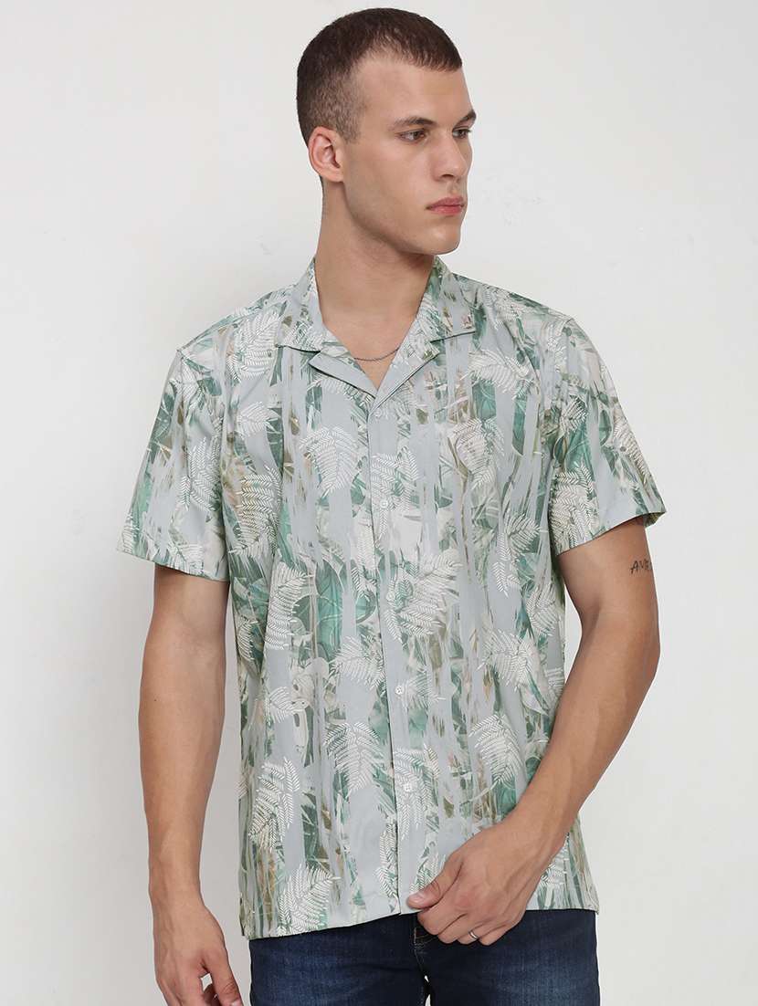 men printed cuban collared short sleeve shirt - 21955952 -  Standard Image - 1