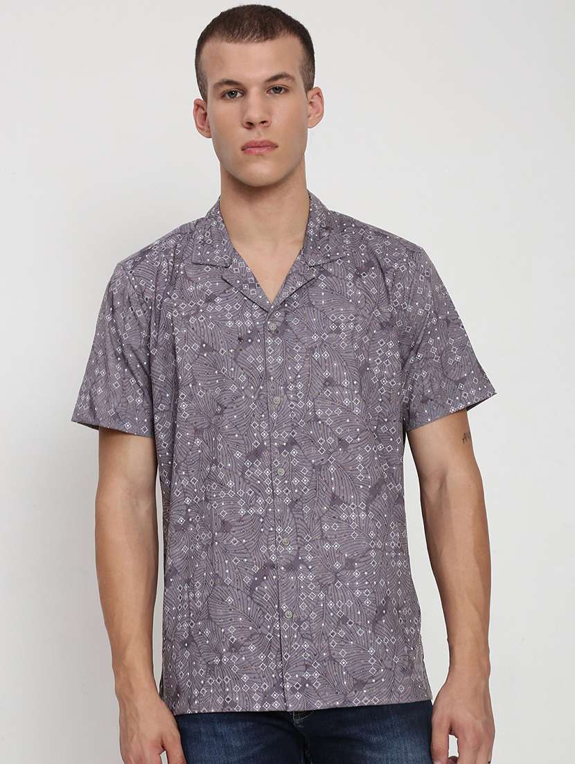 men printed cuban collared short sleeve shirt - 21955956 -  Standard Image - 1