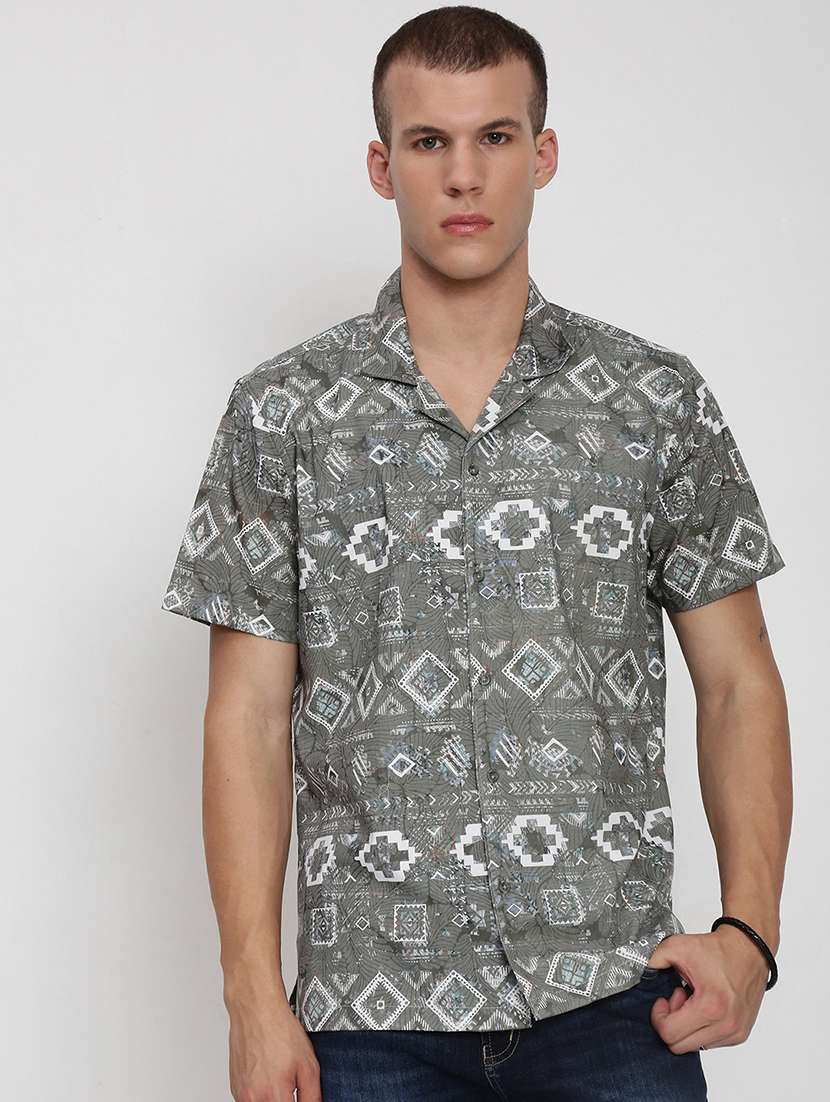 men printed cuban collared short sleeve shirt - 21955957 -  Standard Image - 1