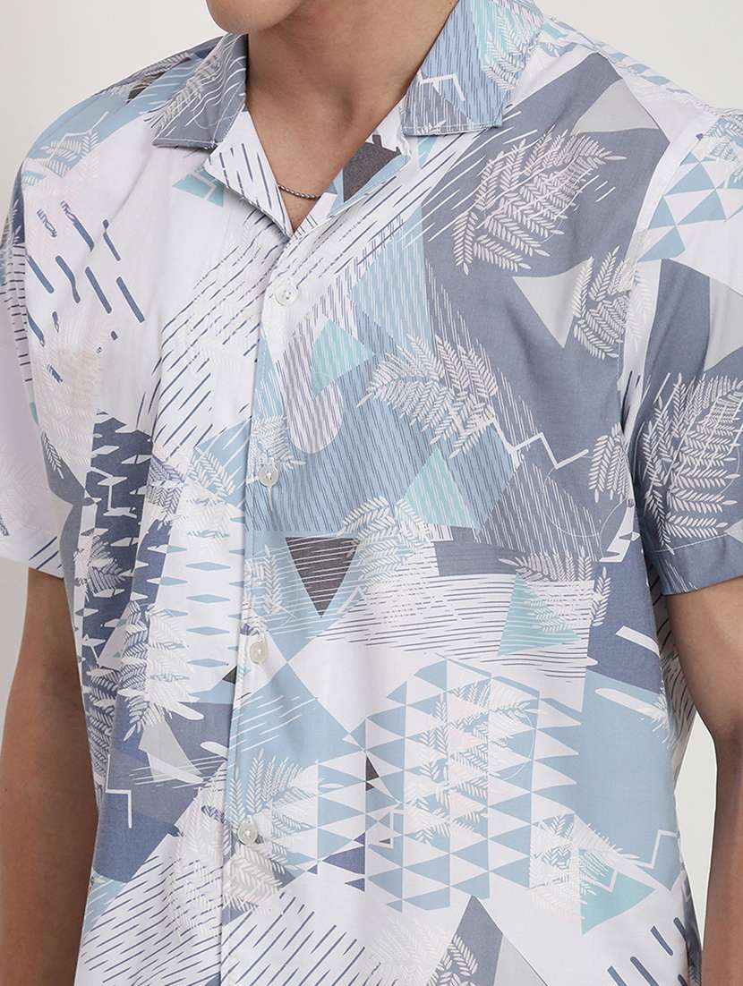 men printed cuban collared short sleeve shirt - 21955967 -  Standard Image - 4