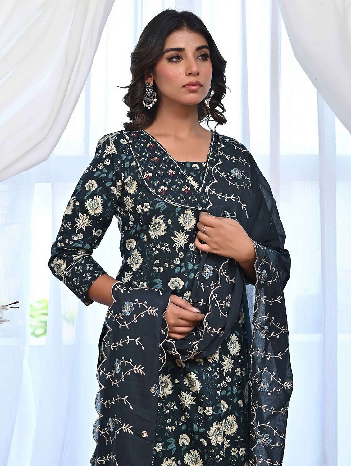 women three quarter sleeve kurta pant with dupatta set - 21956092 -  Standard Image - 4