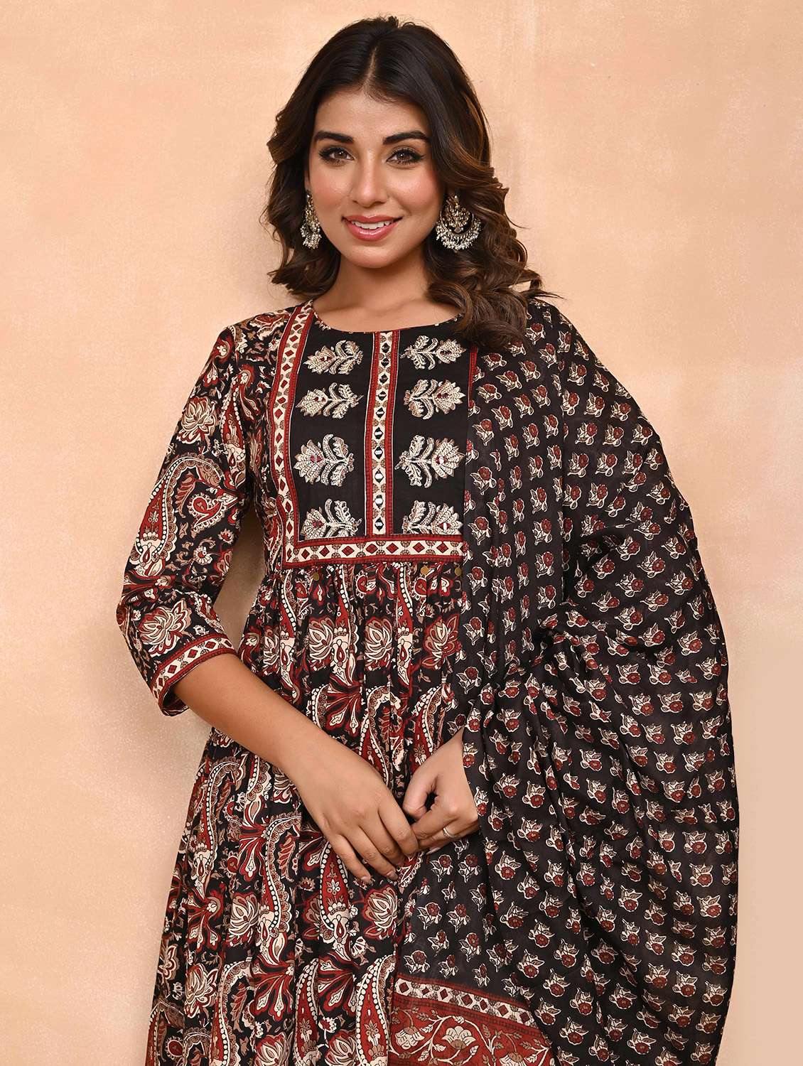 women three quarter sleeve anarkali kurta pant with dupatta set - 21956099 -  Standard Image - 4